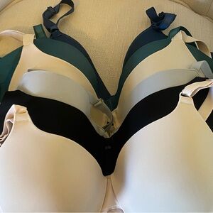 Warner's and 1 Victorias Secret 40c Bras